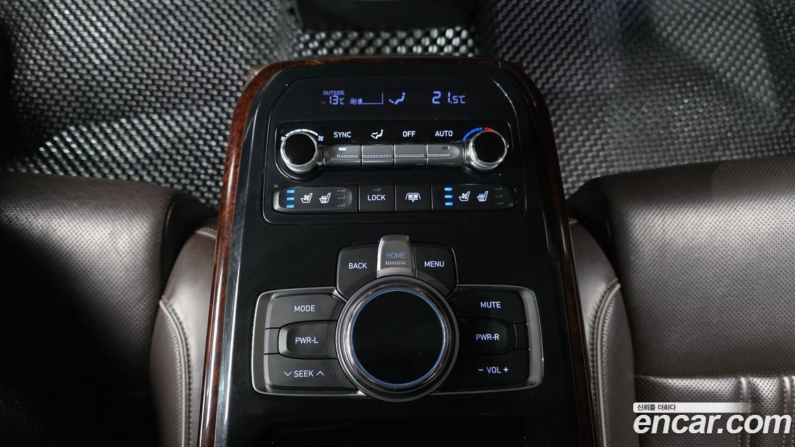 Genesis EQ900 2016