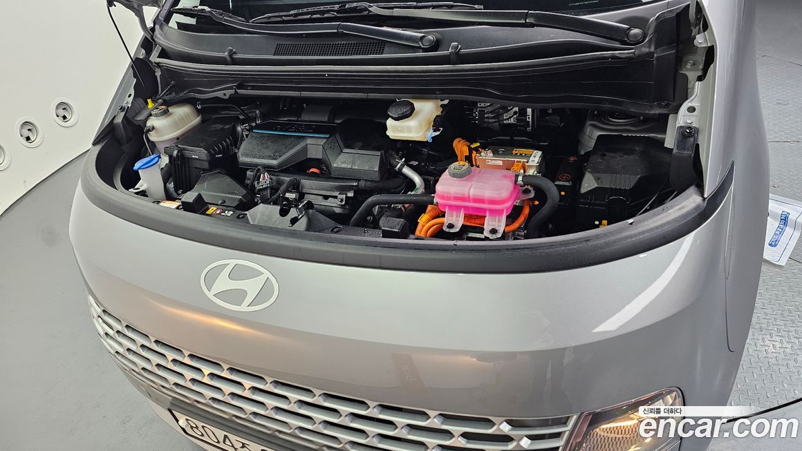 Hyundai Staria 2025