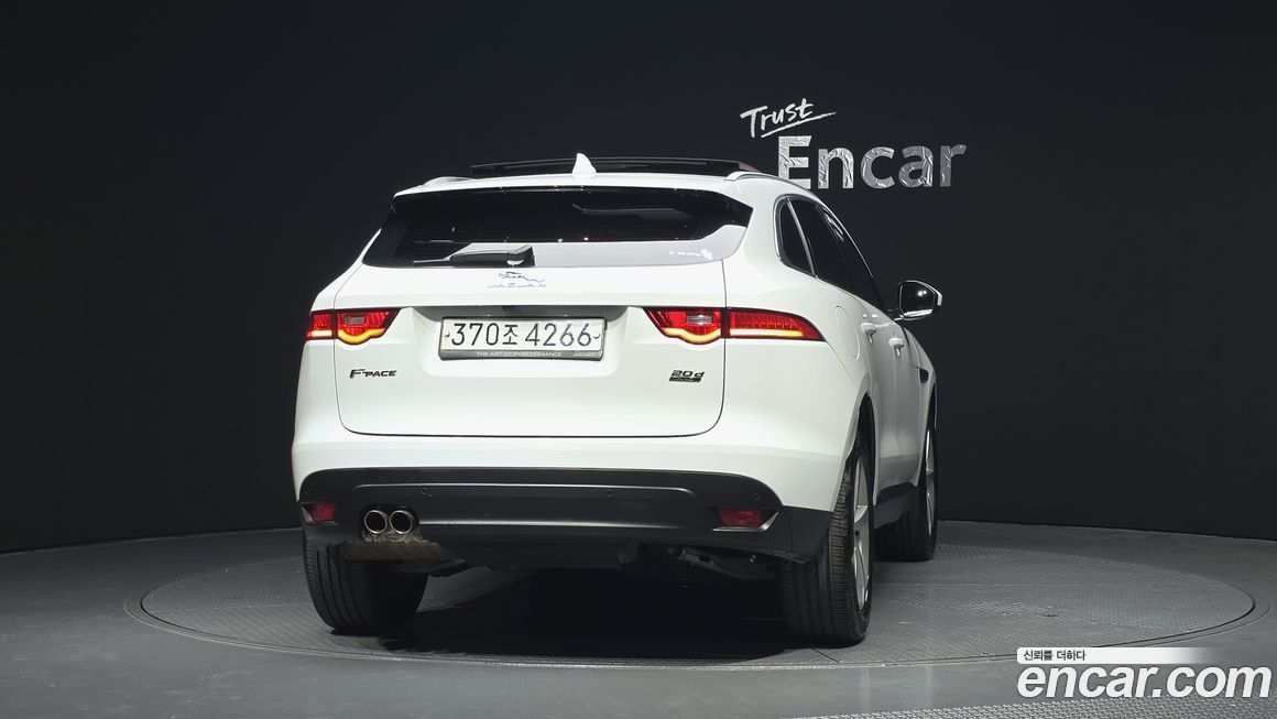 Jaguar F-PACE 2019