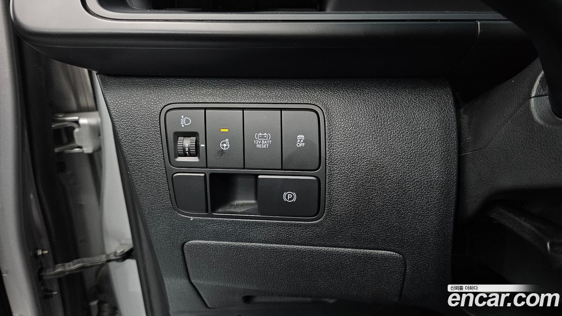 Hyundai Staria 2025