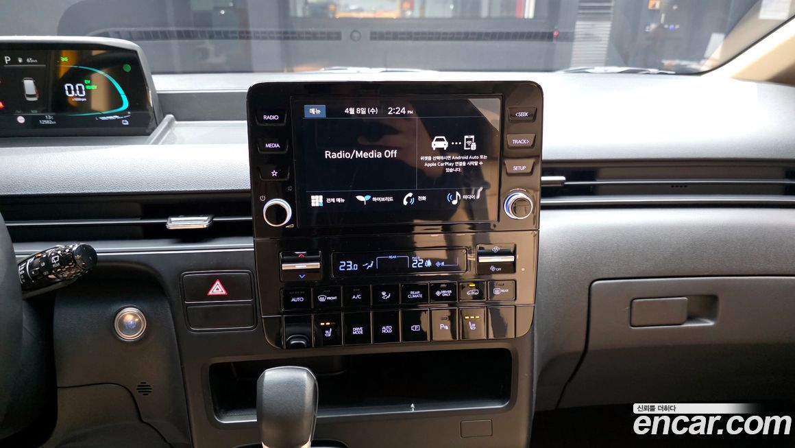 Hyundai Staria 2025