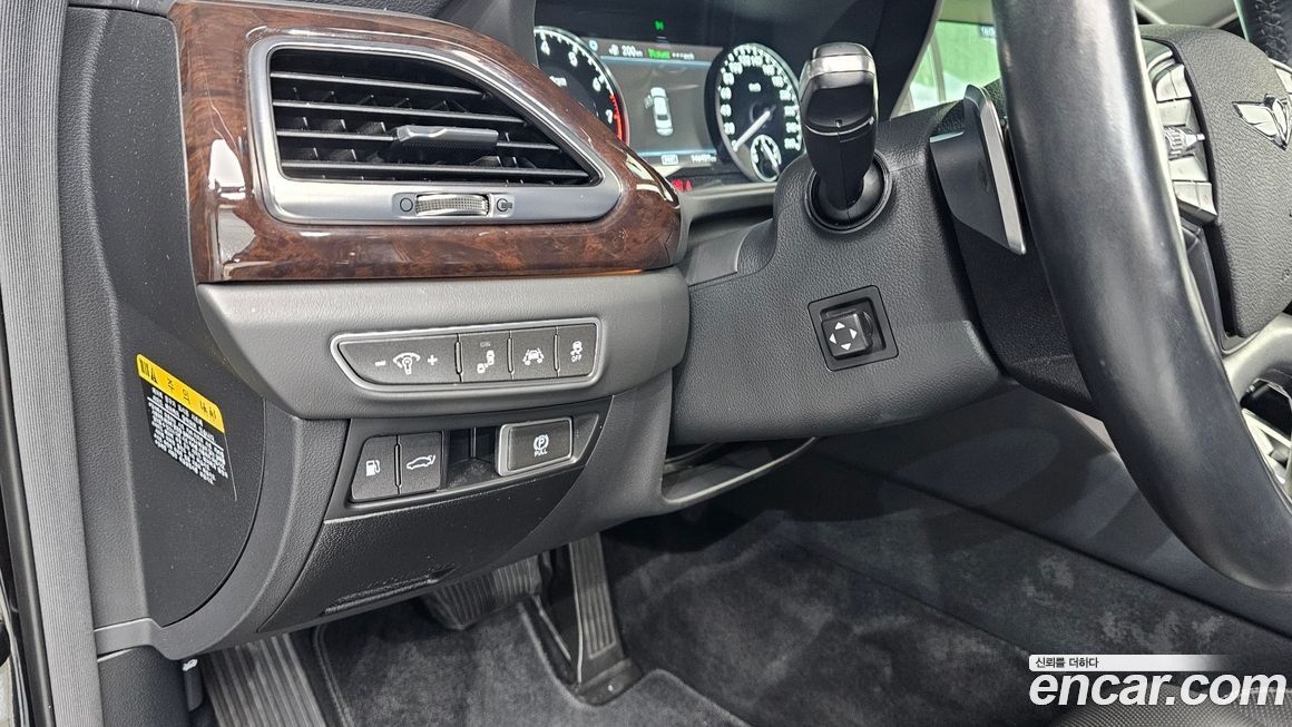 Genesis EQ900 2018