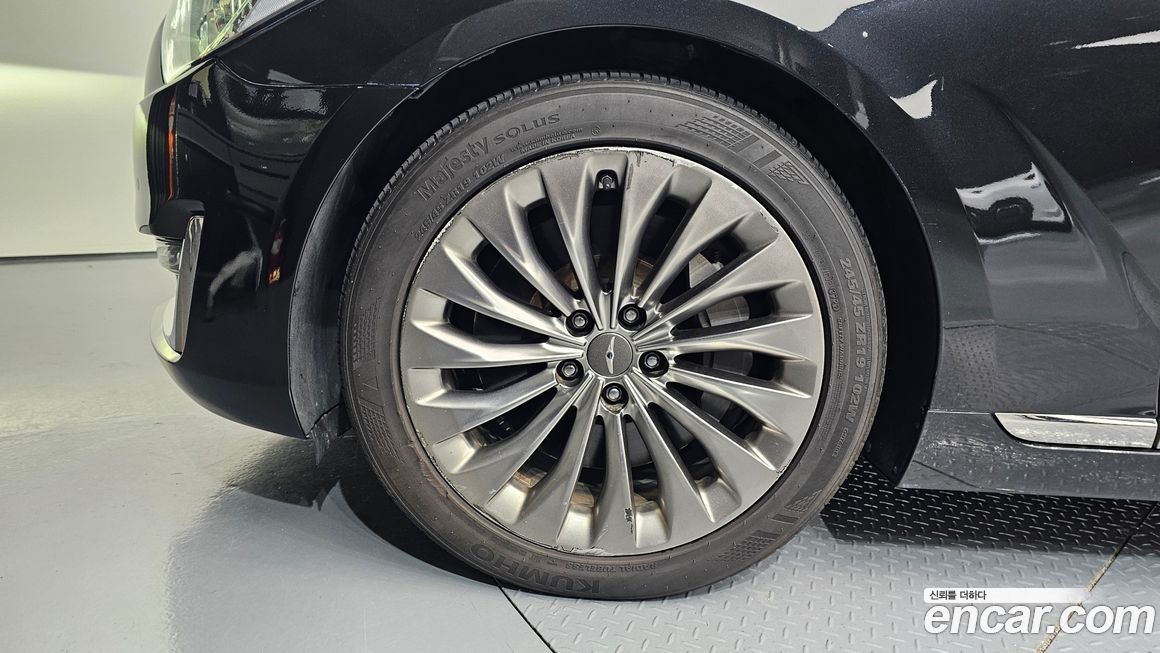 Genesis EQ900 2018