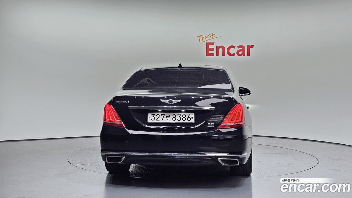 Genesis EQ900 2018