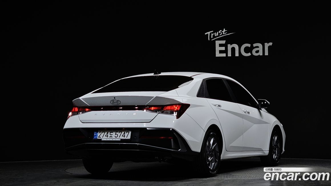 Hyundai AVANTE 2025