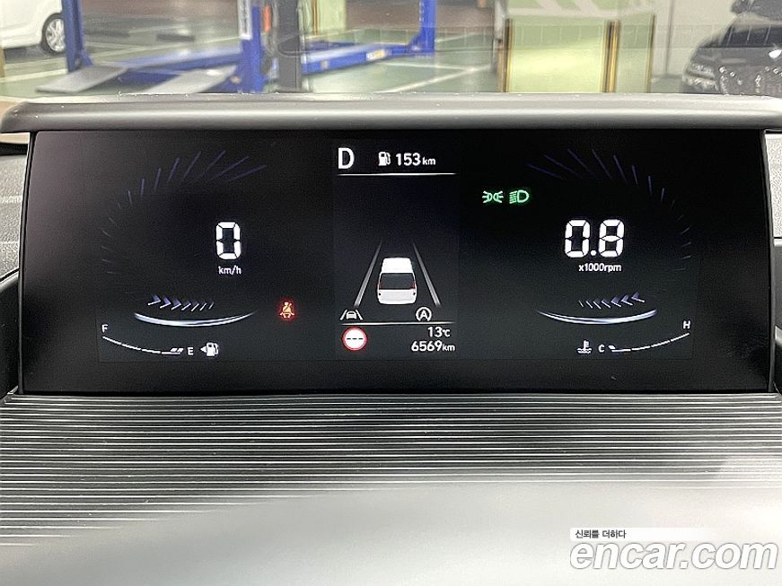 Hyundai Staria 2025