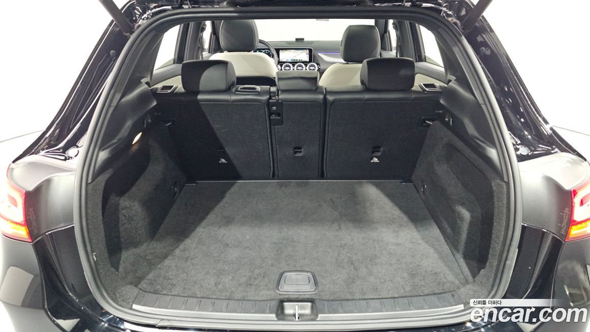 Mercedes-Benz GLA-Class 2020