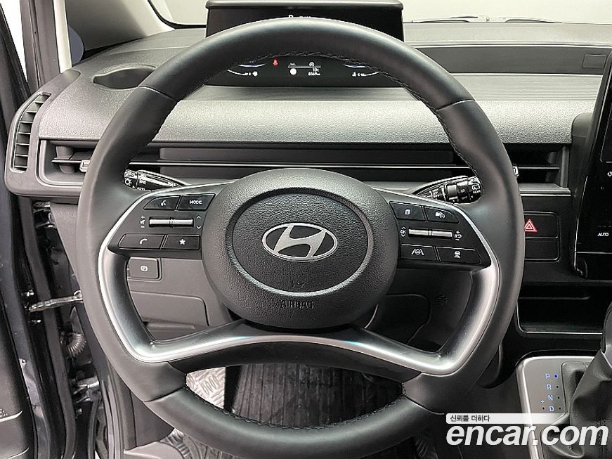 Hyundai Staria 2025
