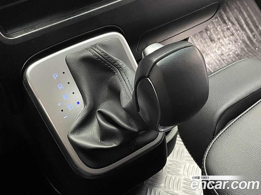 Hyundai Staria 2025