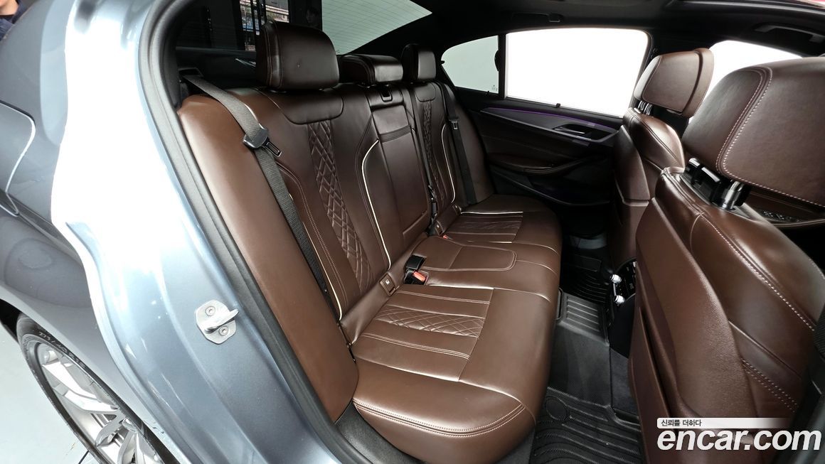 BMW 5-Series 2019