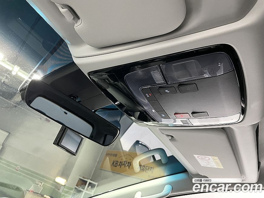 Hyundai Staria 2025