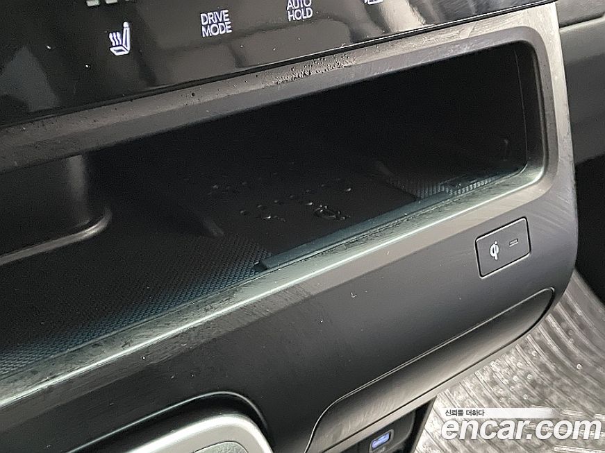 Hyundai Staria 2025