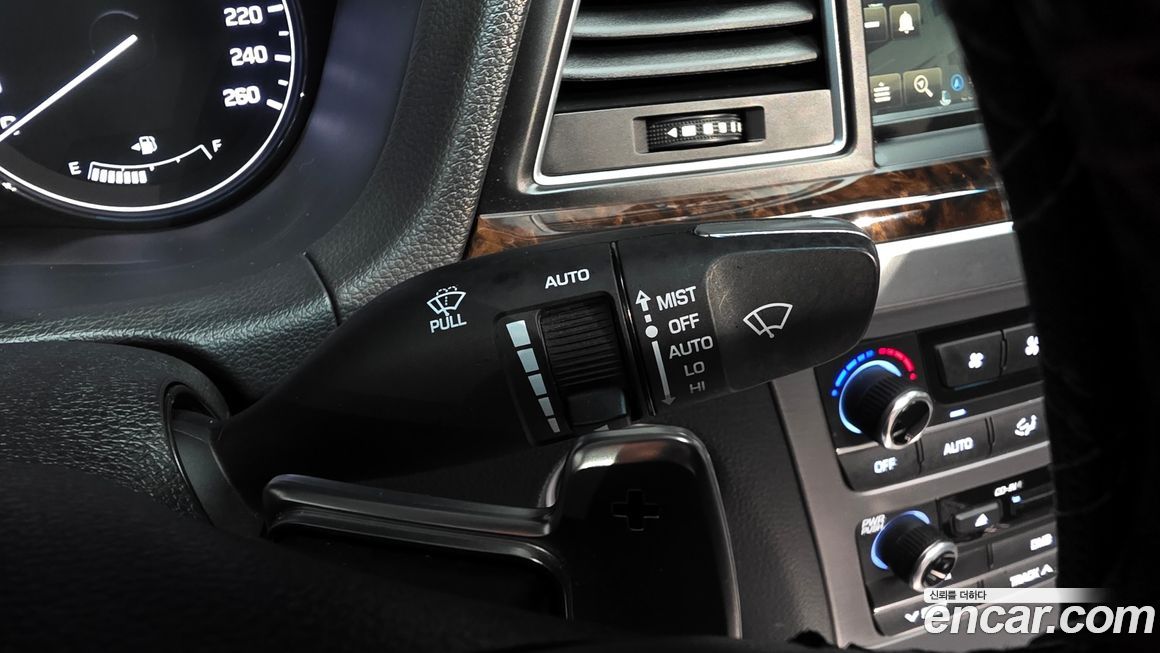 Hyundai Genesis 2016