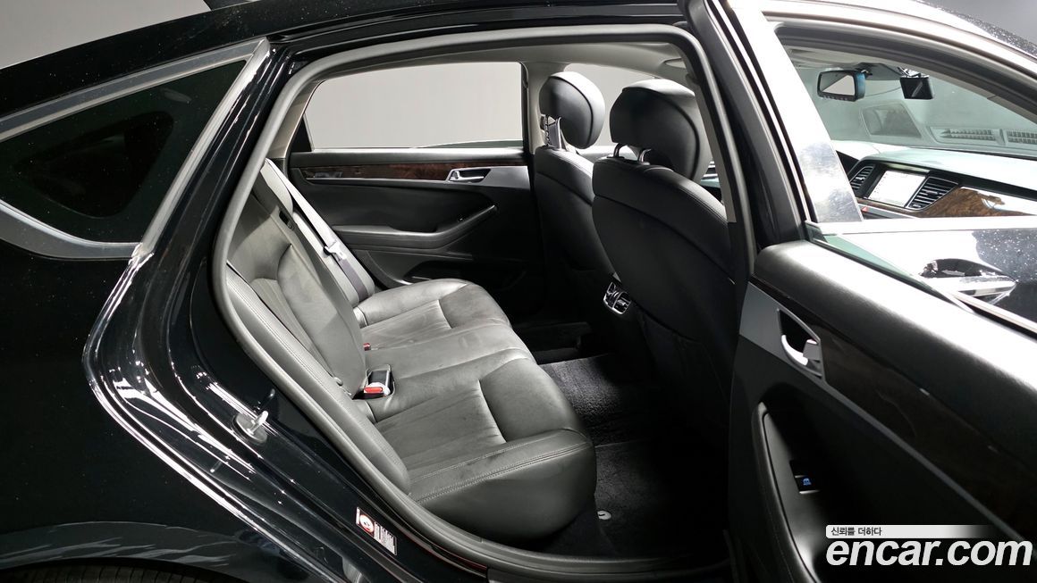 Hyundai Genesis 2016