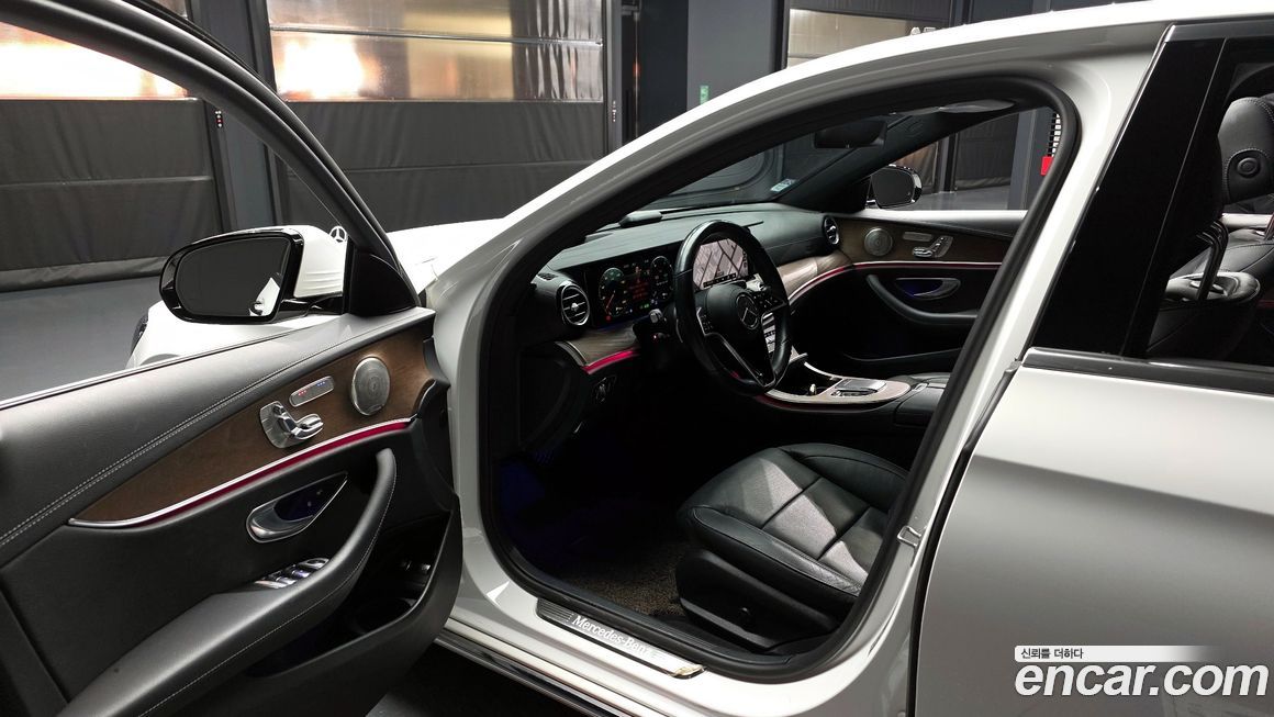 Mercedes-Benz E-Class 2021