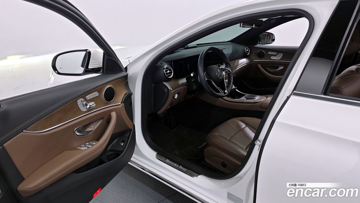Mercedes-Benz E-Class 2022