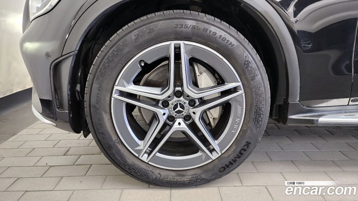 Mercedes-Benz GLC-Class 2021