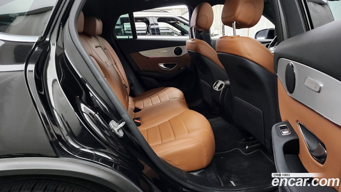 Mercedes-Benz GLC-Class 2021