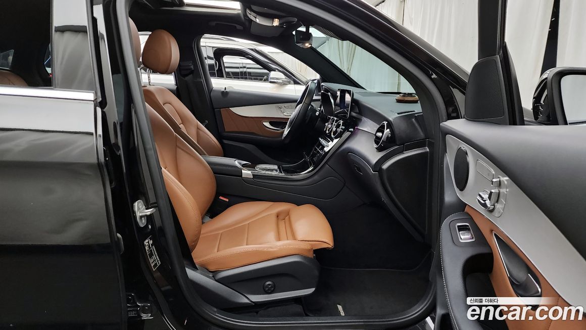 Mercedes-Benz GLC-Class 2021