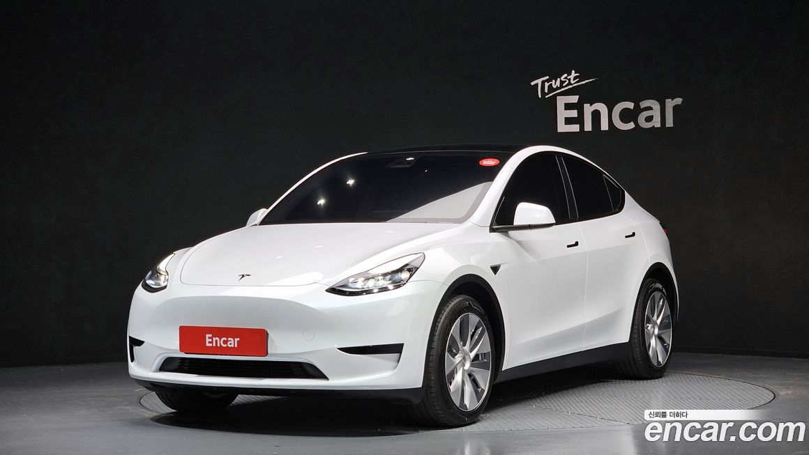 Tesla Model Y 2024