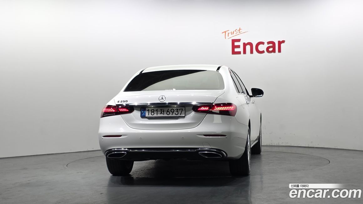 Mercedes-Benz E-Class 2022
