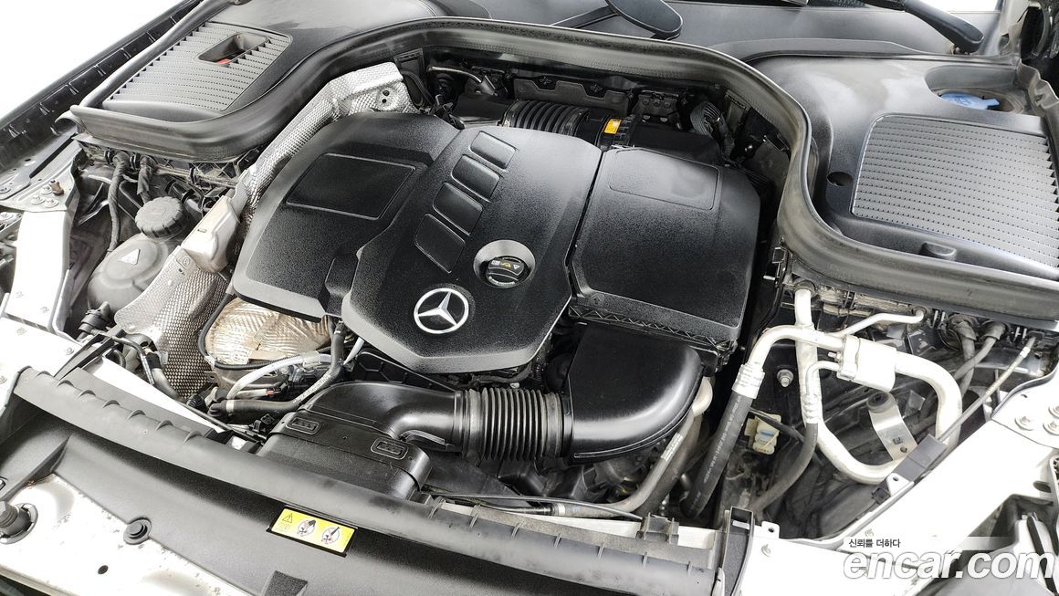Mercedes-Benz GLC-Class 2021