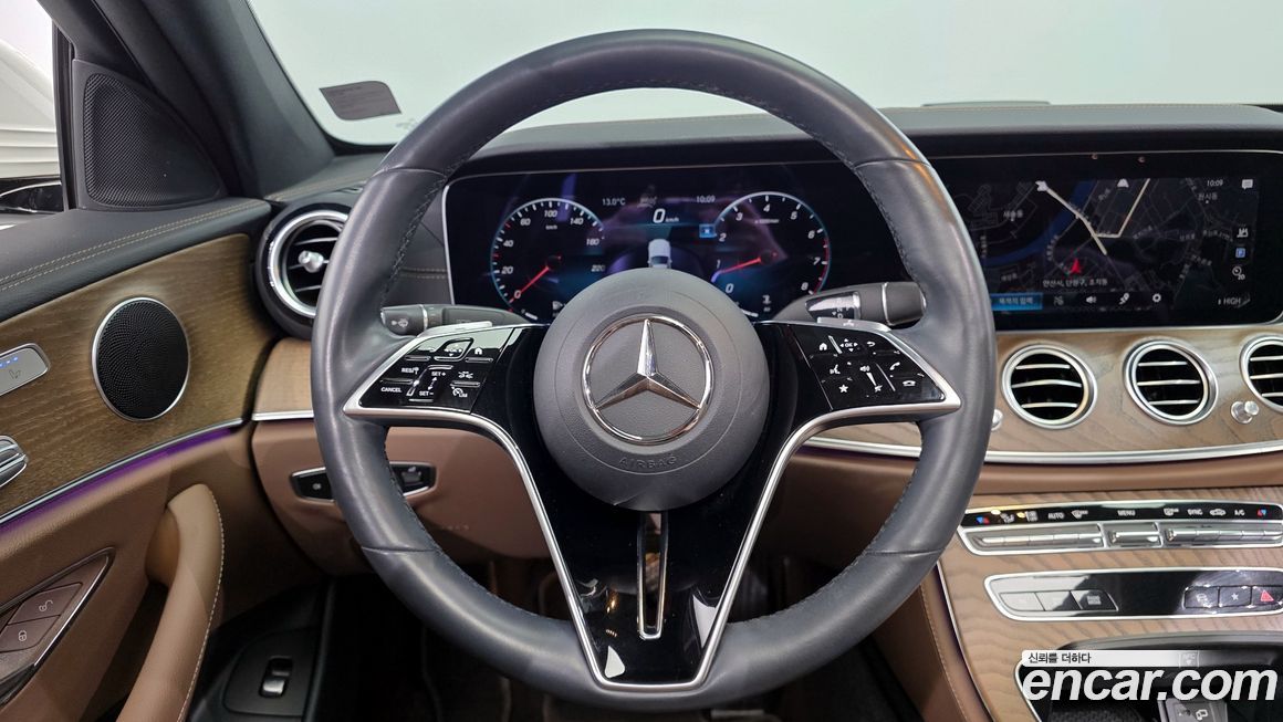 Mercedes-Benz E-Class 2022