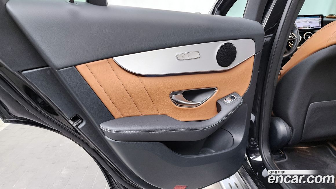 Mercedes-Benz GLC-Class 2021