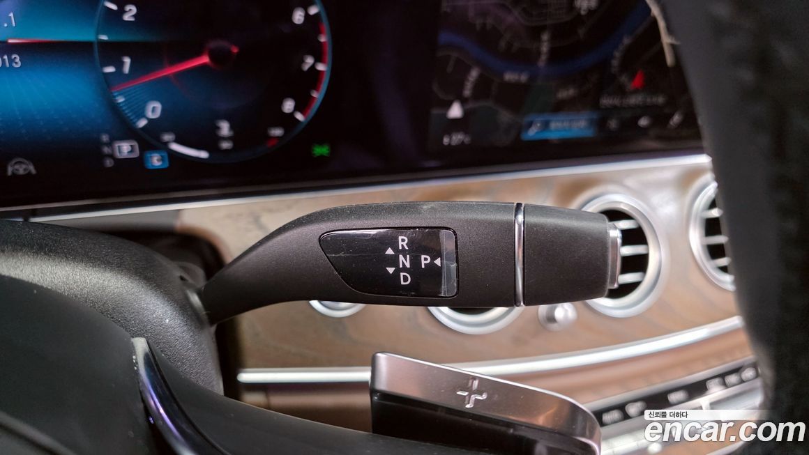 Mercedes-Benz E-Class 2022