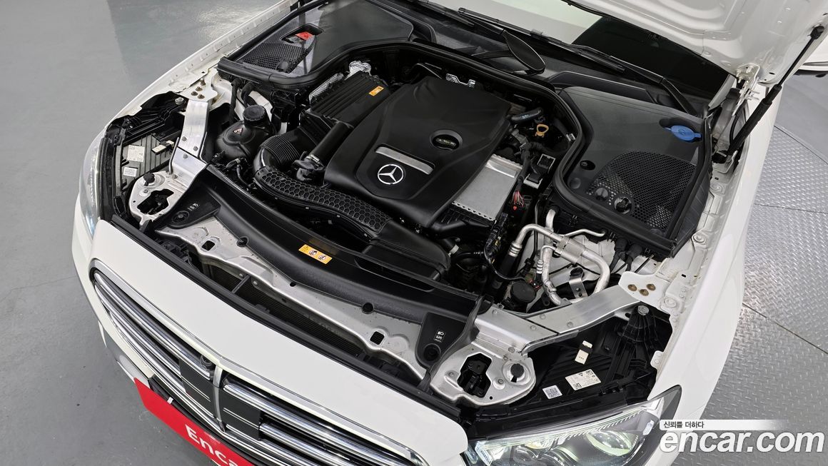 Mercedes-Benz E-Class 2022