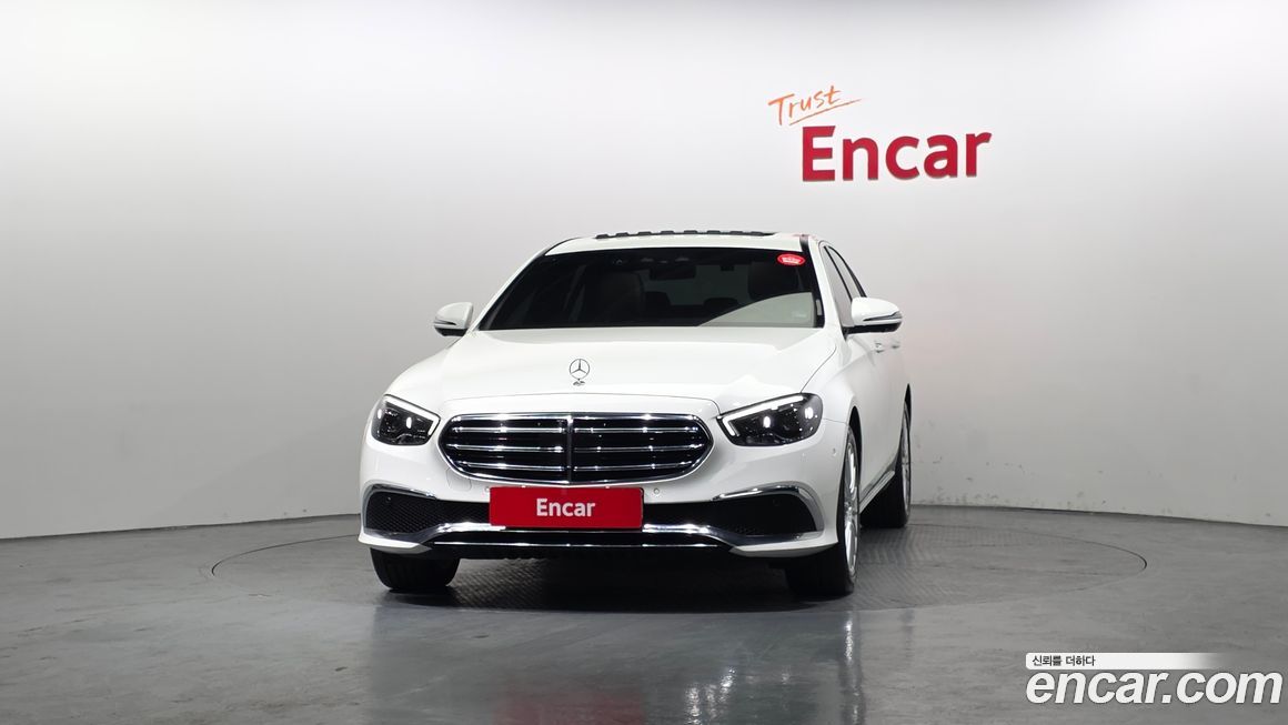 Mercedes-Benz E-Class 2022