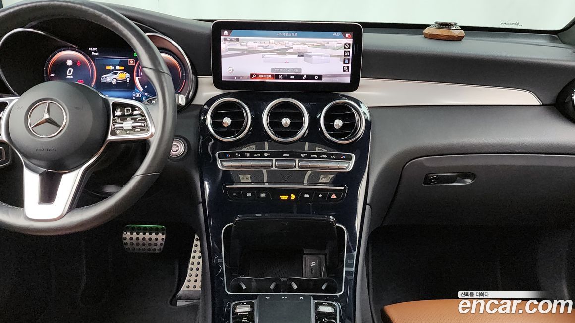 Mercedes-Benz GLC-Class 2021