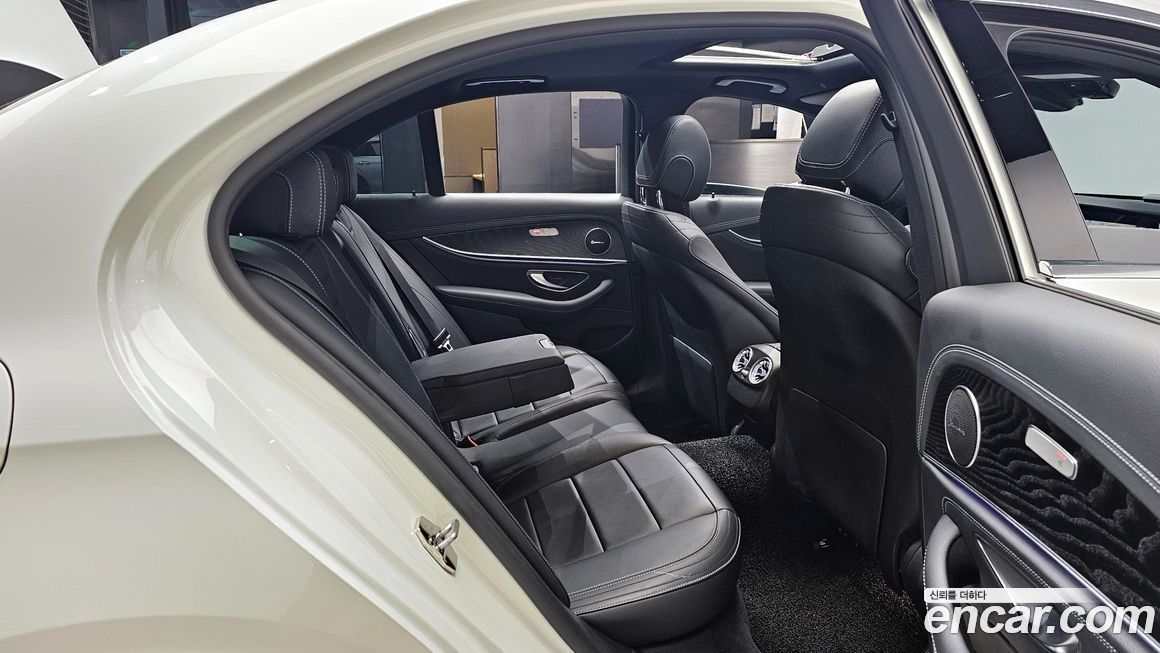 Mercedes-Benz E-Class 2021