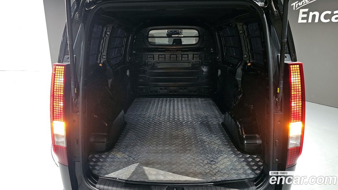 Hyundai Staria 2024