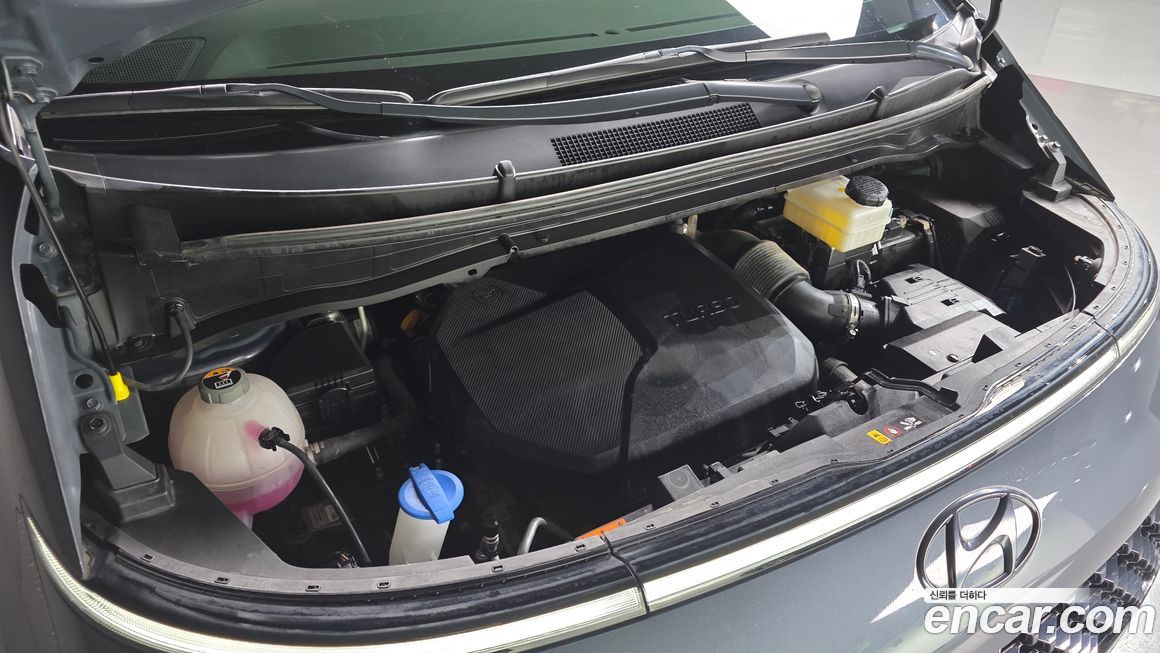 Hyundai Staria 2023