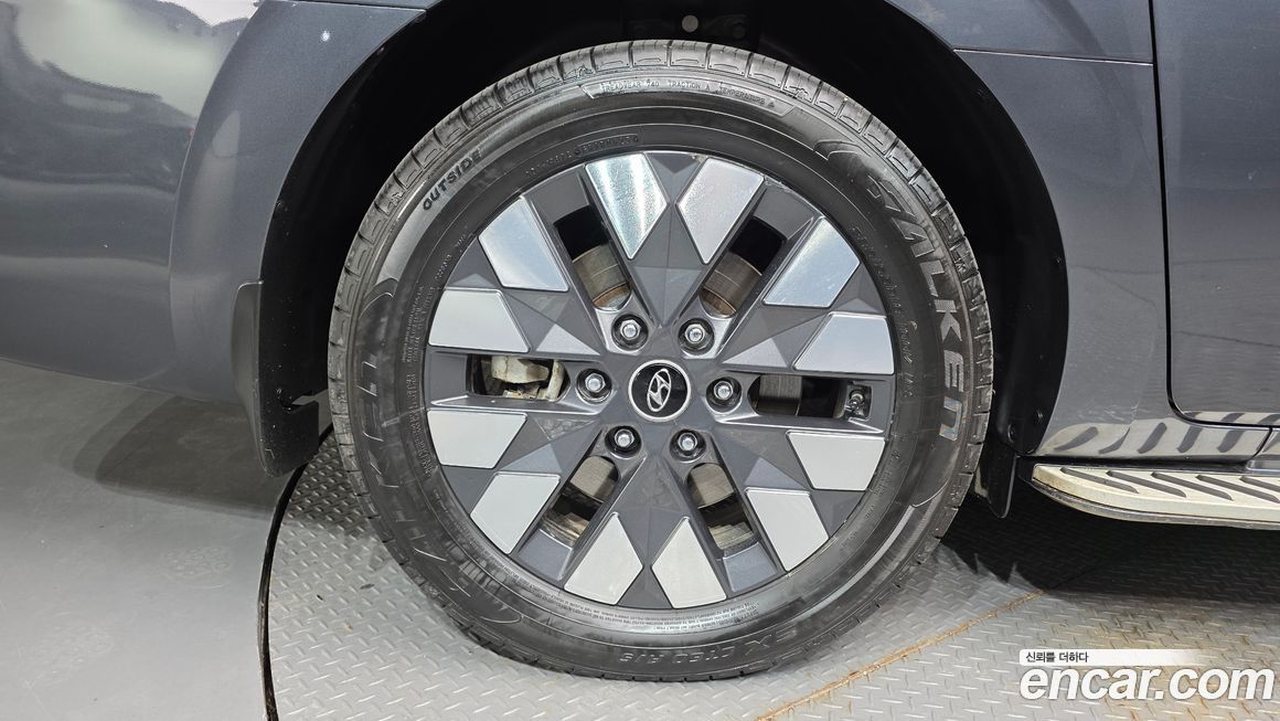 Hyundai Staria 2023