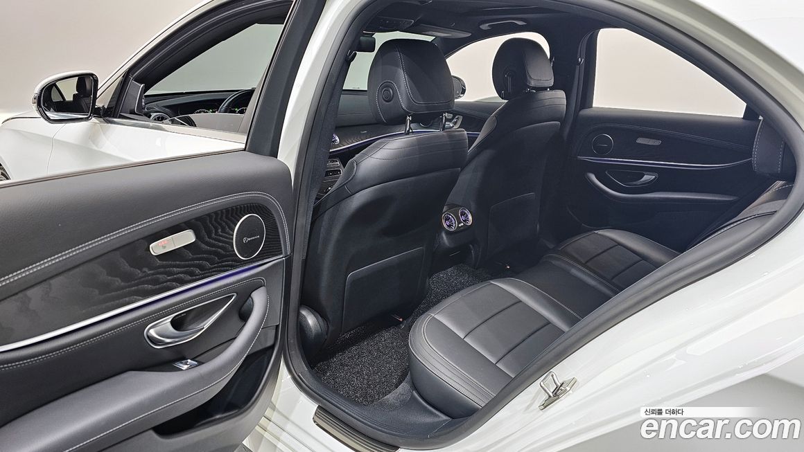 Mercedes-Benz E-Class 2021