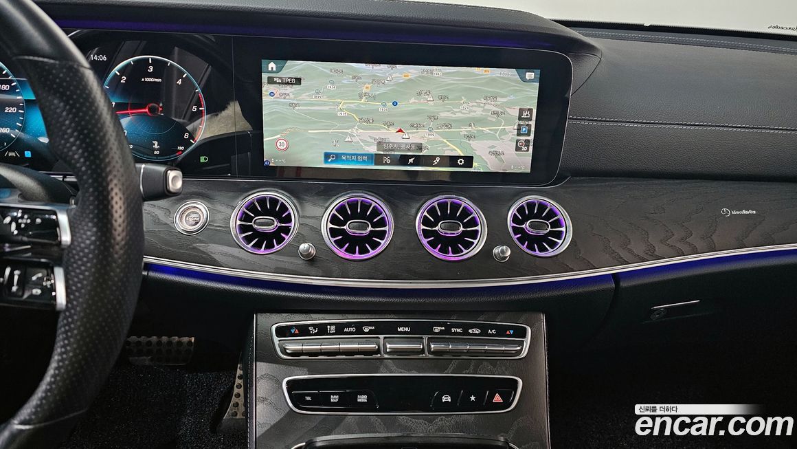 Mercedes-Benz E-Class 2021