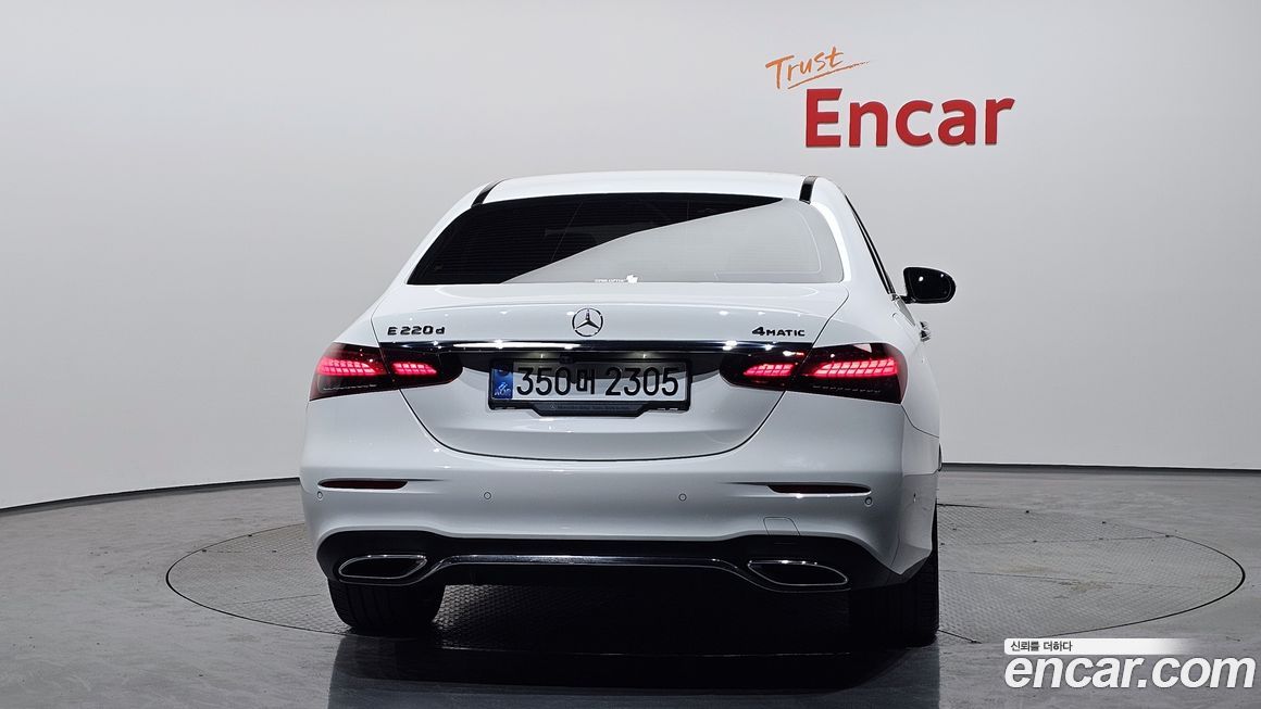 Mercedes-Benz E-Class 2021