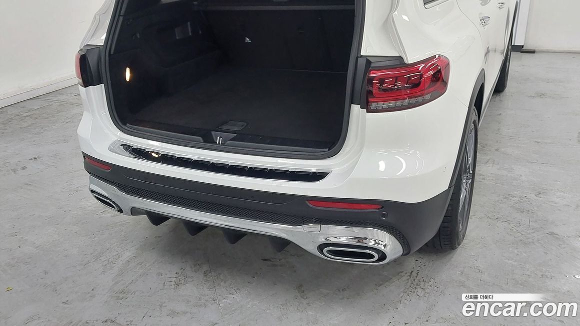 Mercedes-Benz GLB-Class 2021