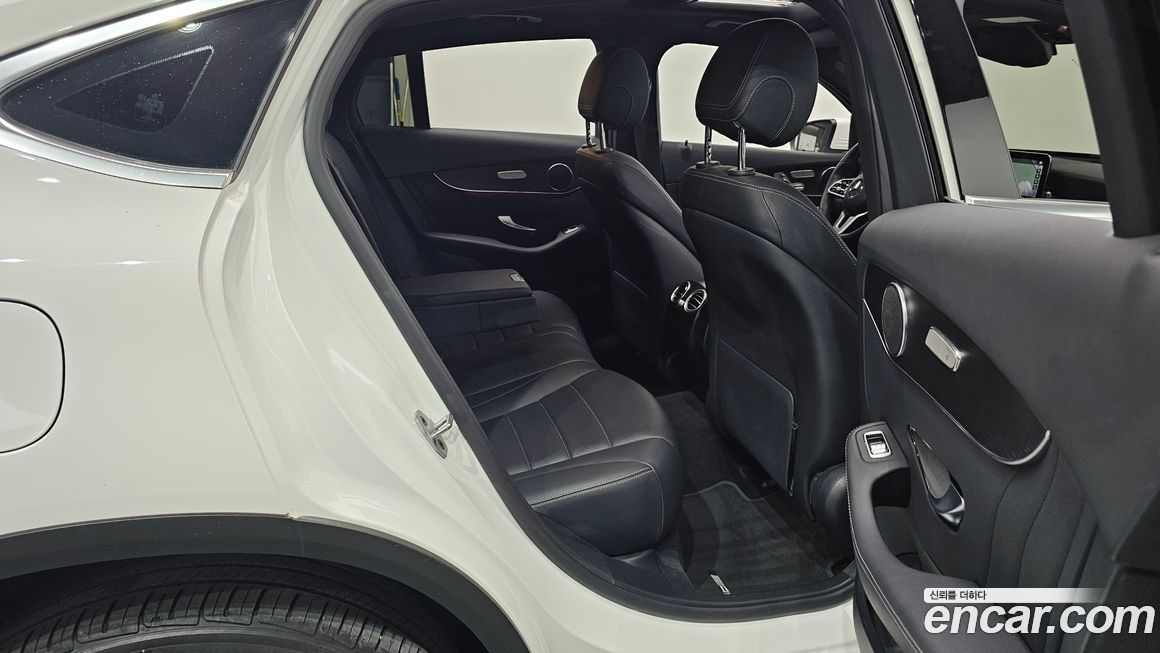 Mercedes-Benz GLC-Class 2021