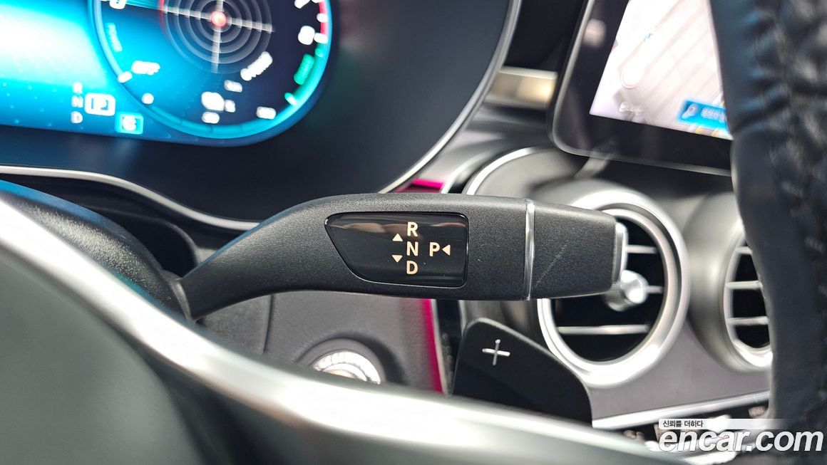 Mercedes-Benz GLC-Class 2021