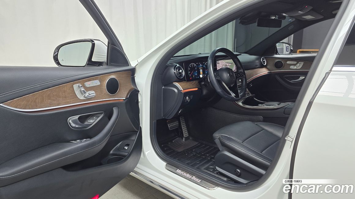 Mercedes-Benz E-Class 2021