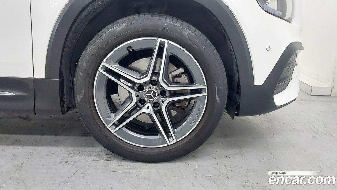 Mercedes-Benz GLB-Class 2021