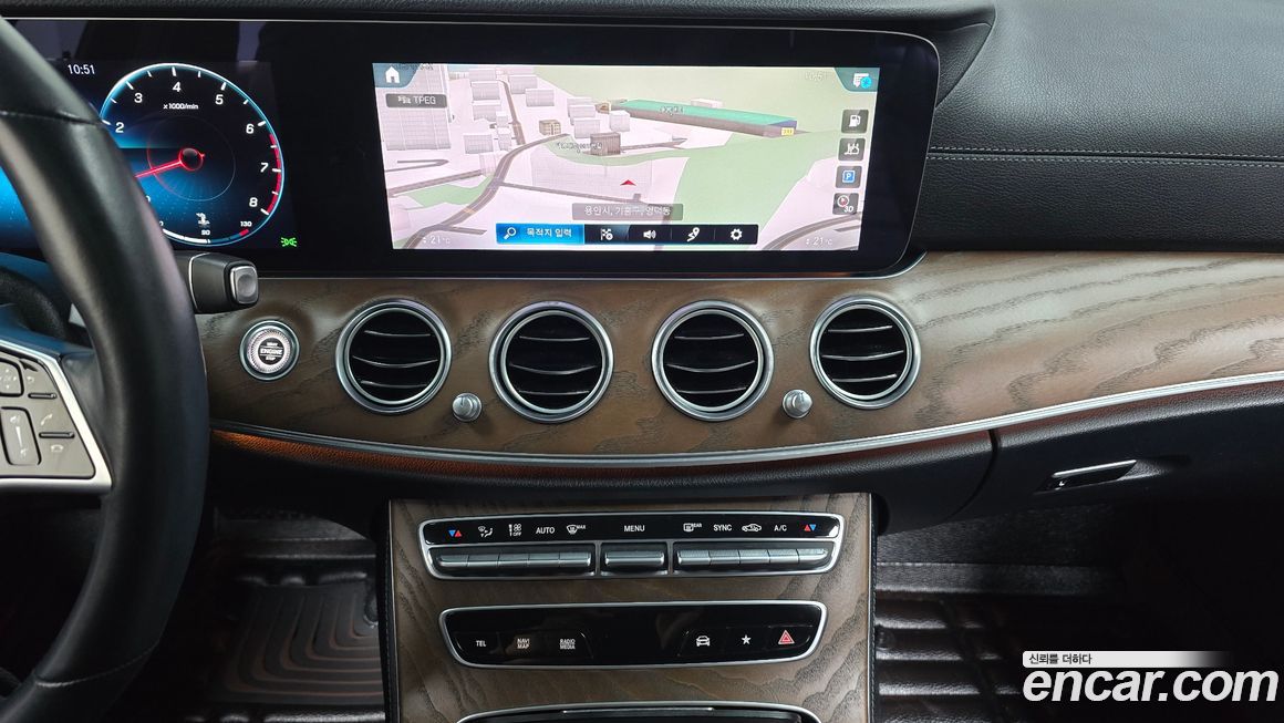 Mercedes-Benz E-Class 2021