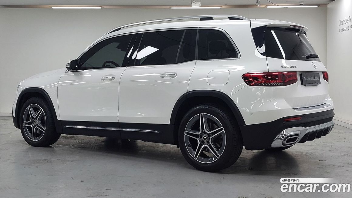 Mercedes-Benz GLB-Class 2021