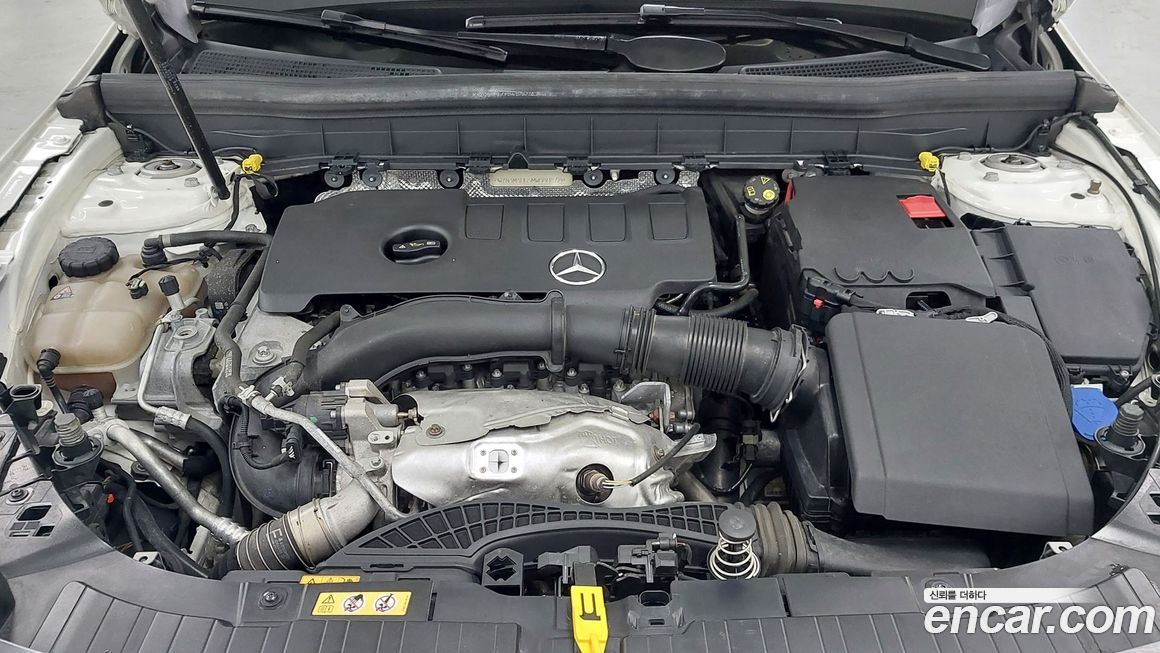 Mercedes-Benz GLB-Class 2021