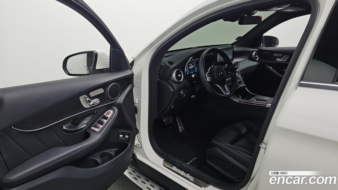 Mercedes-Benz GLC-Class 2021