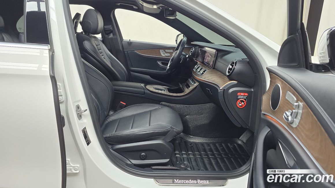 Mercedes-Benz E-Class 2021