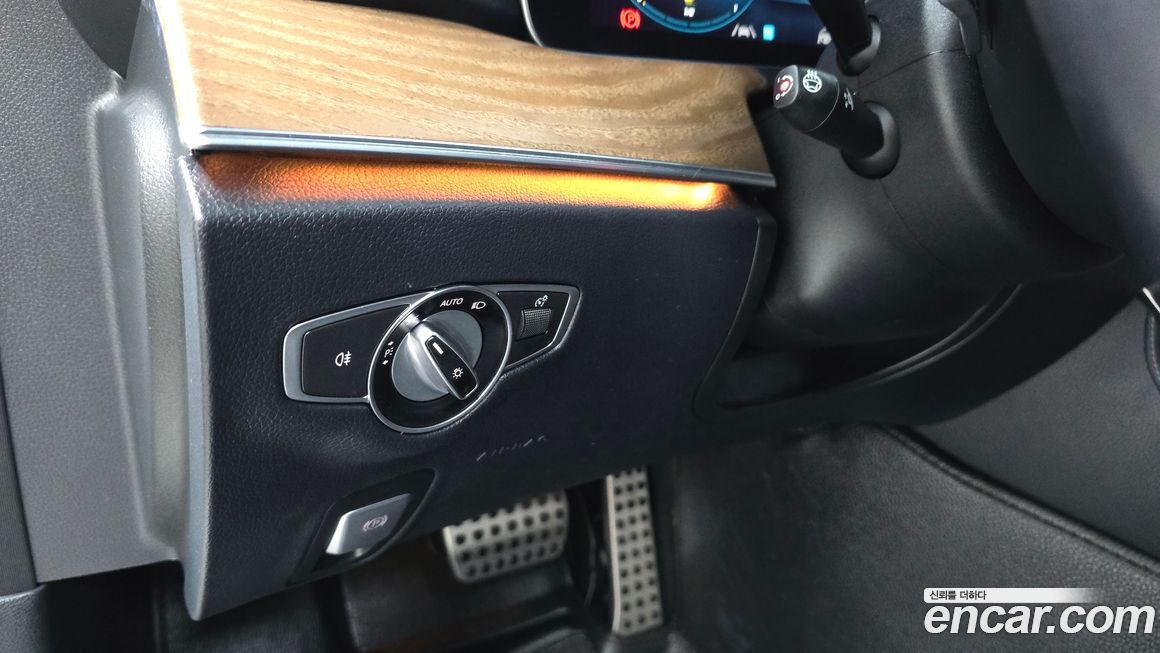 Mercedes-Benz E-Class 2021